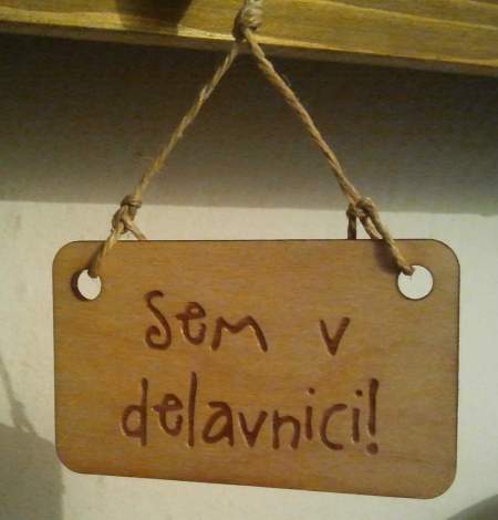 lesene tablice sem v delavnici.jpg